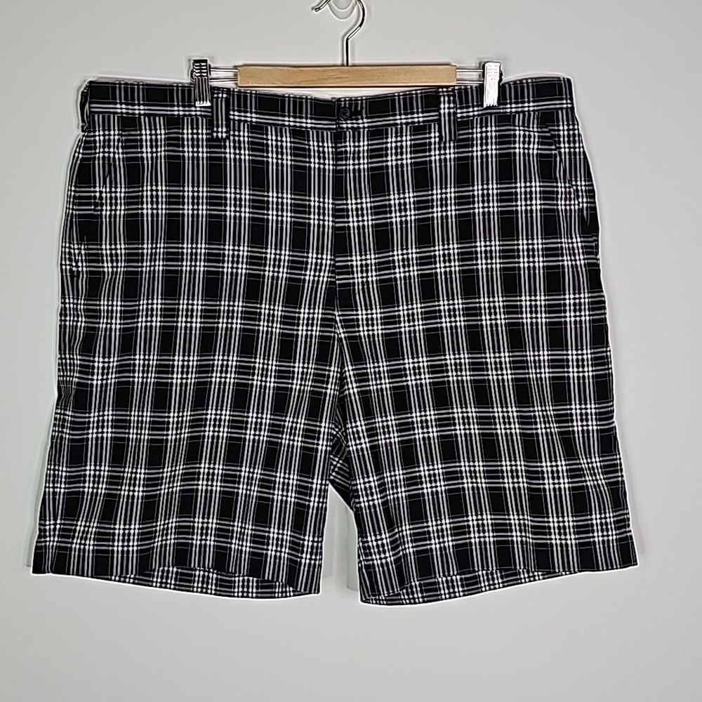 Izod perform 42" waist black and white plaid shorts